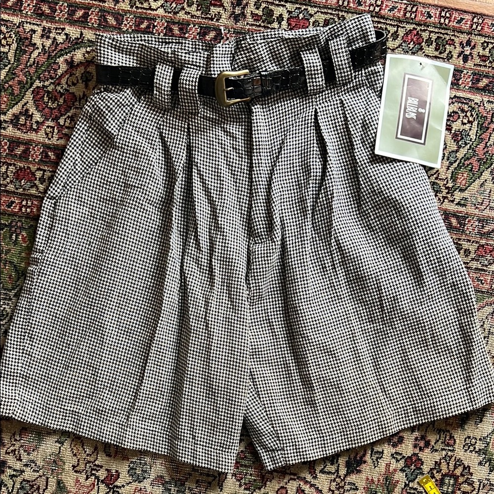 NOS NWT Bill Blass houndstooth shorts with belt